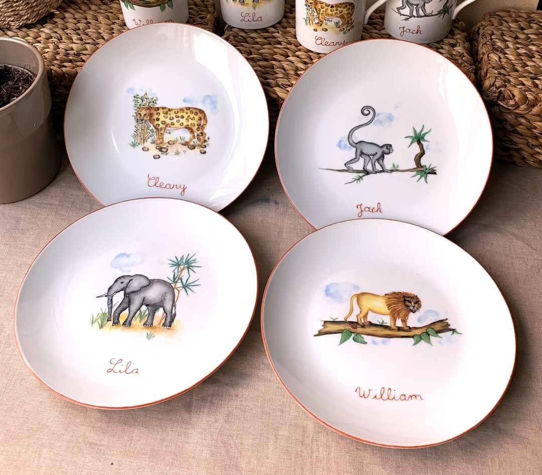 Assiettes et mugs illustrés