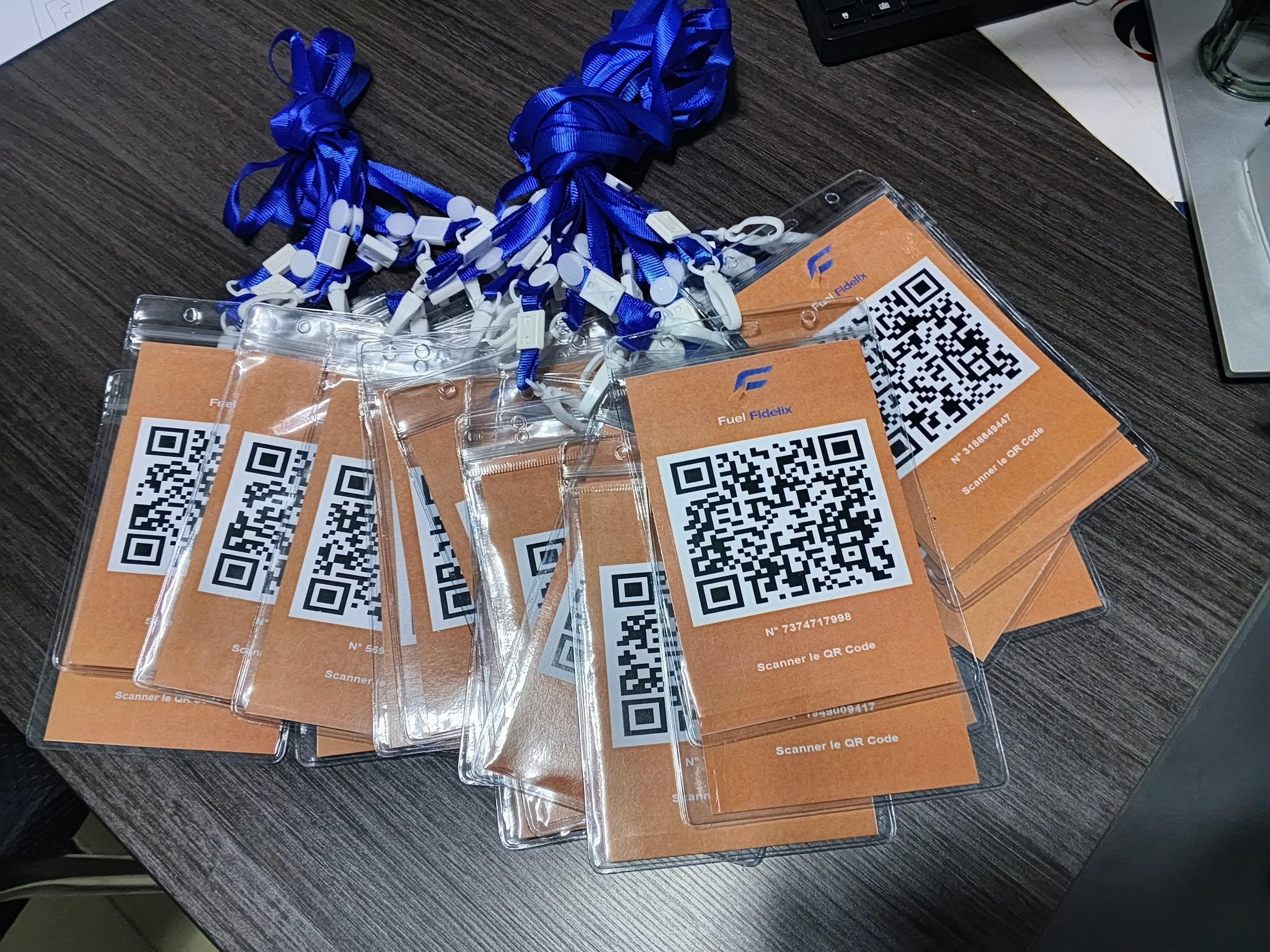 Badges et tours de cou — réalisation JASPE INDUSTRY